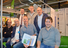 Volle bak op Aardwarmte Plaza: Met de klok mee vanaf linksboven: Jean-Pierre Schenkeveld (Calor Holland), Arno de Veld (Calor Holland), Martin van Leeuwen, Jeroen van Leeuwen (Van Leeuwen Elektrotechniek), Paul van Schie (operator Nature’s Heat), Jacques Kuiper (GTS) en Arco Vis (Calor Holland).